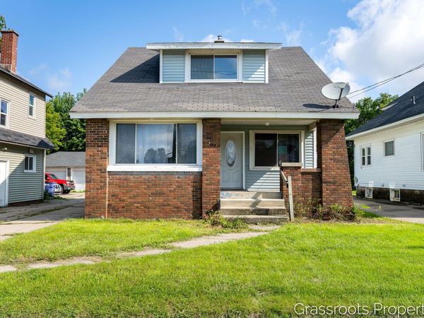 1109 Fulton Street W, Grand Rapids, MI 49504