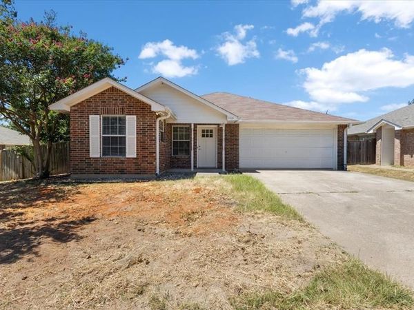 1114 WOODLANDS PARK, Lindale, TX 75771