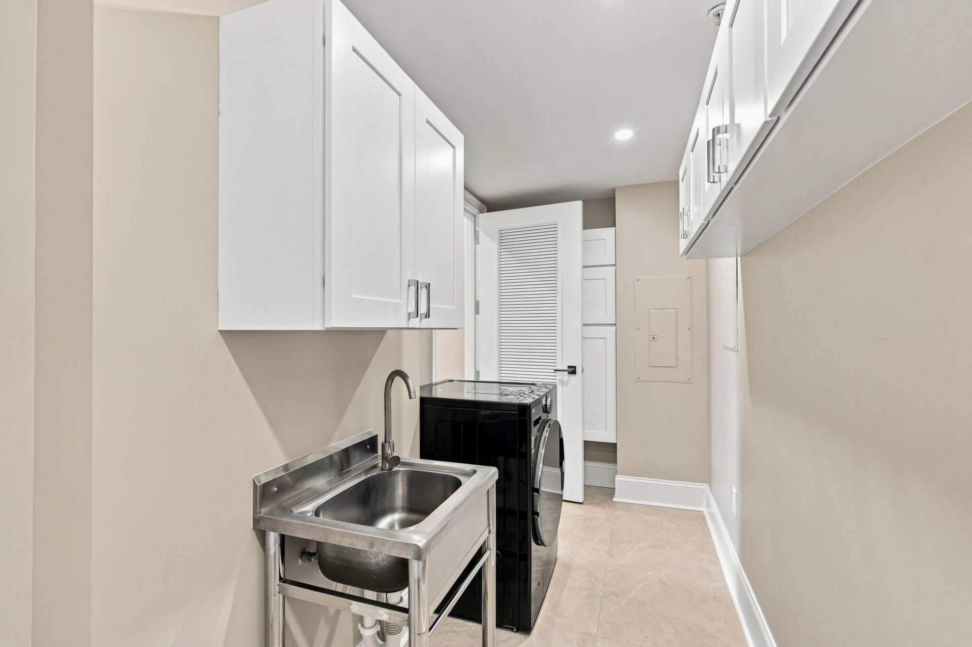 176 N Plaza Court Photo 37