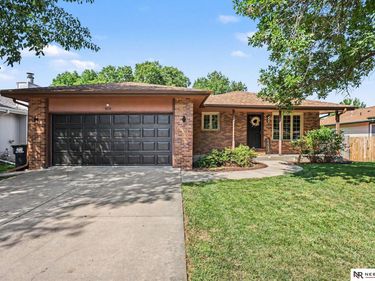 5531 Coyote Circle, Lincoln, NE 68516