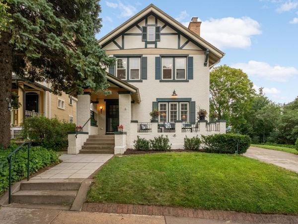 904 Osceola Avenue, Saint Paul, MN 55105