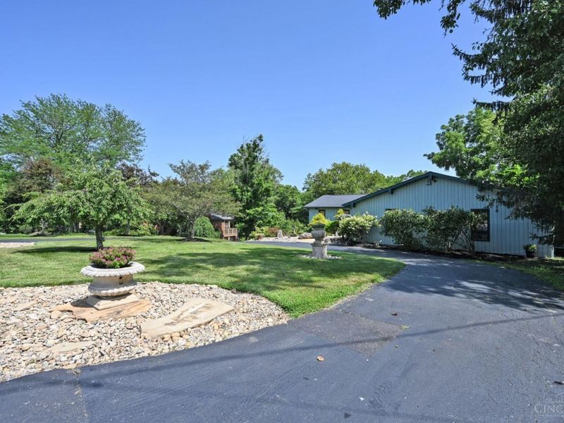 3057 Saddleback Drive, Anderson Township, OH 45244 Photo 7