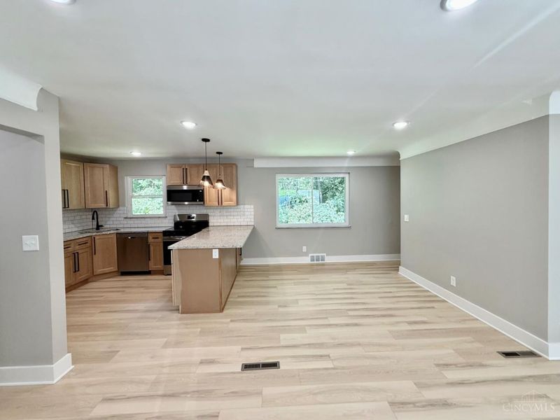 9661 Weik Road, Colerain Township, OH 45252 Photo 10