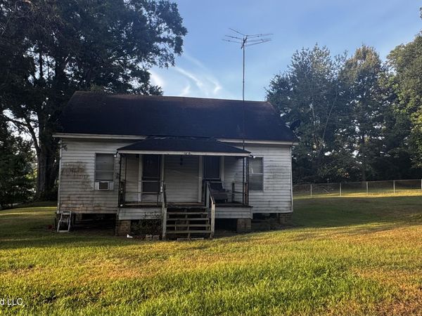 1030 Cherry Drive, McComb, MS 39648