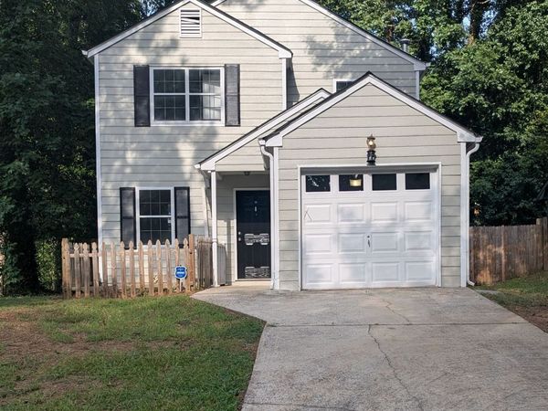 945 Hemingway Road, Stone Mountain, GA 30088