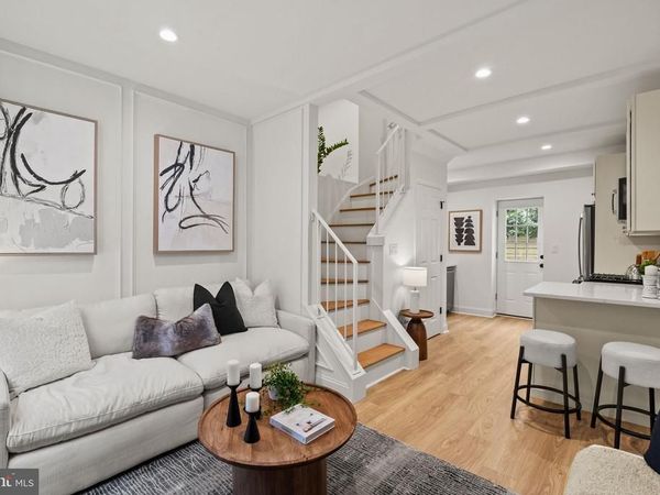 112 MONROE, PHILADELPHIA, PA 19147