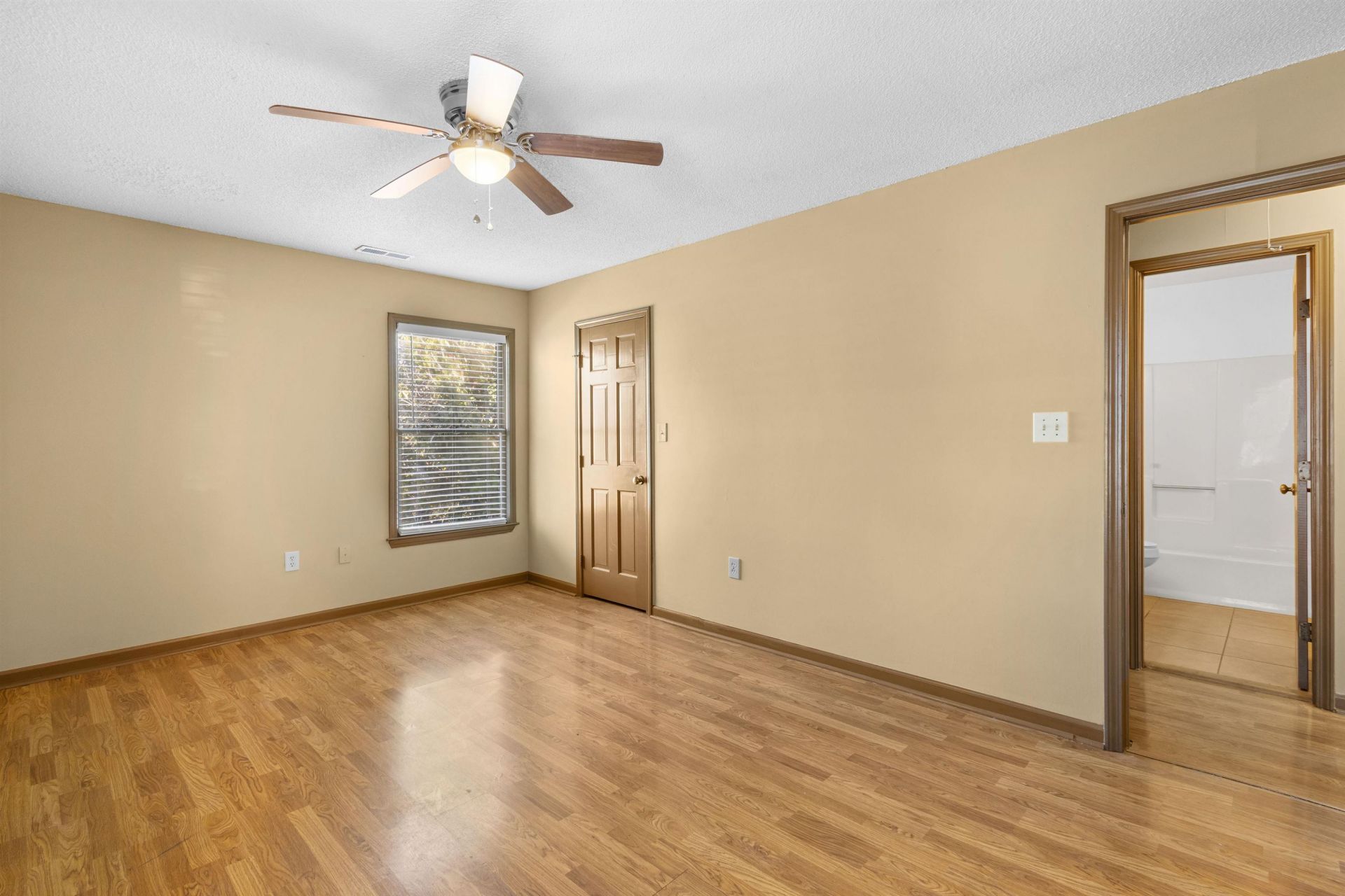 186 Williamsburg Rd. Photo 17