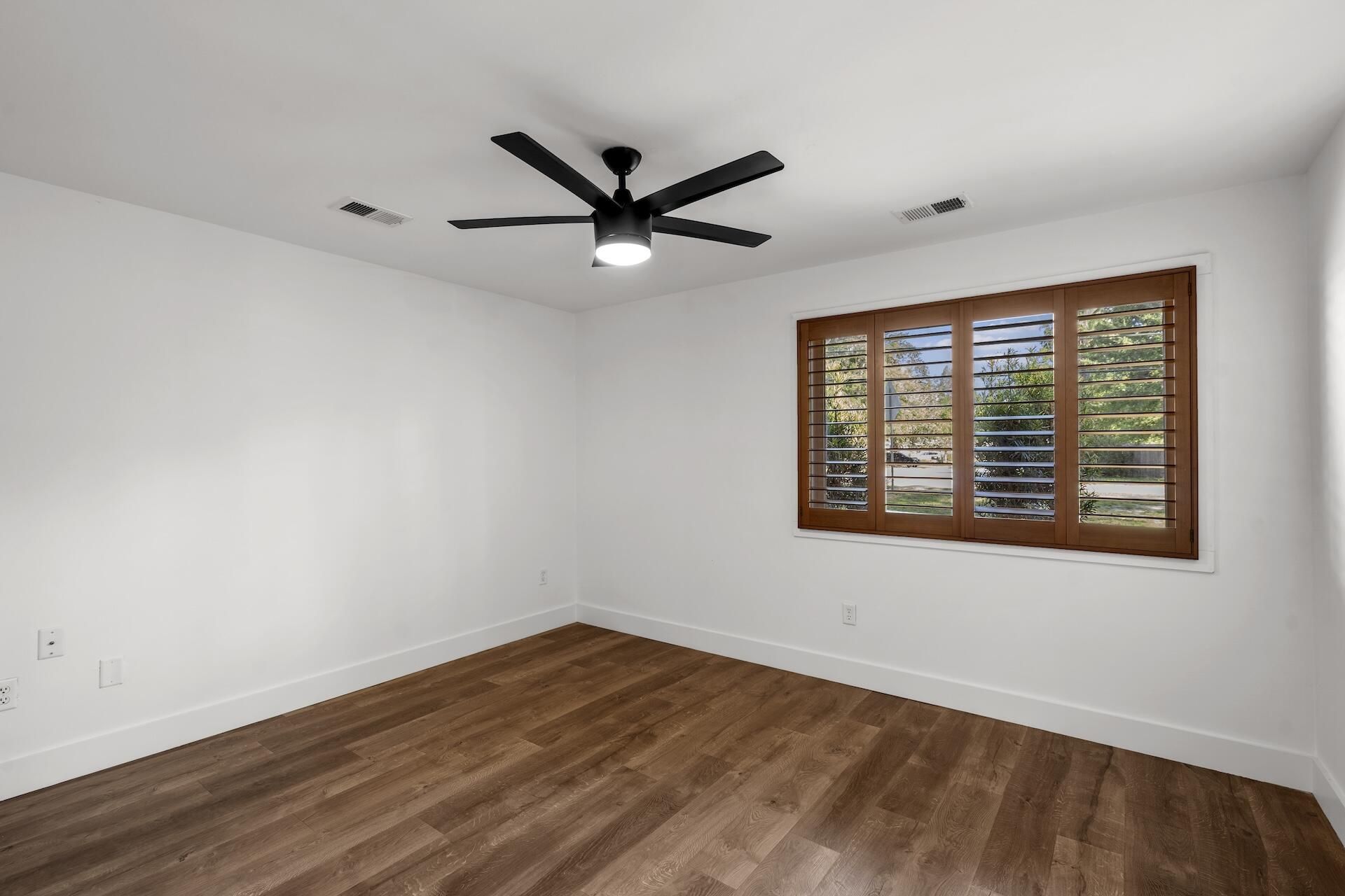 1317 Fort Johnson Road Photo 12
