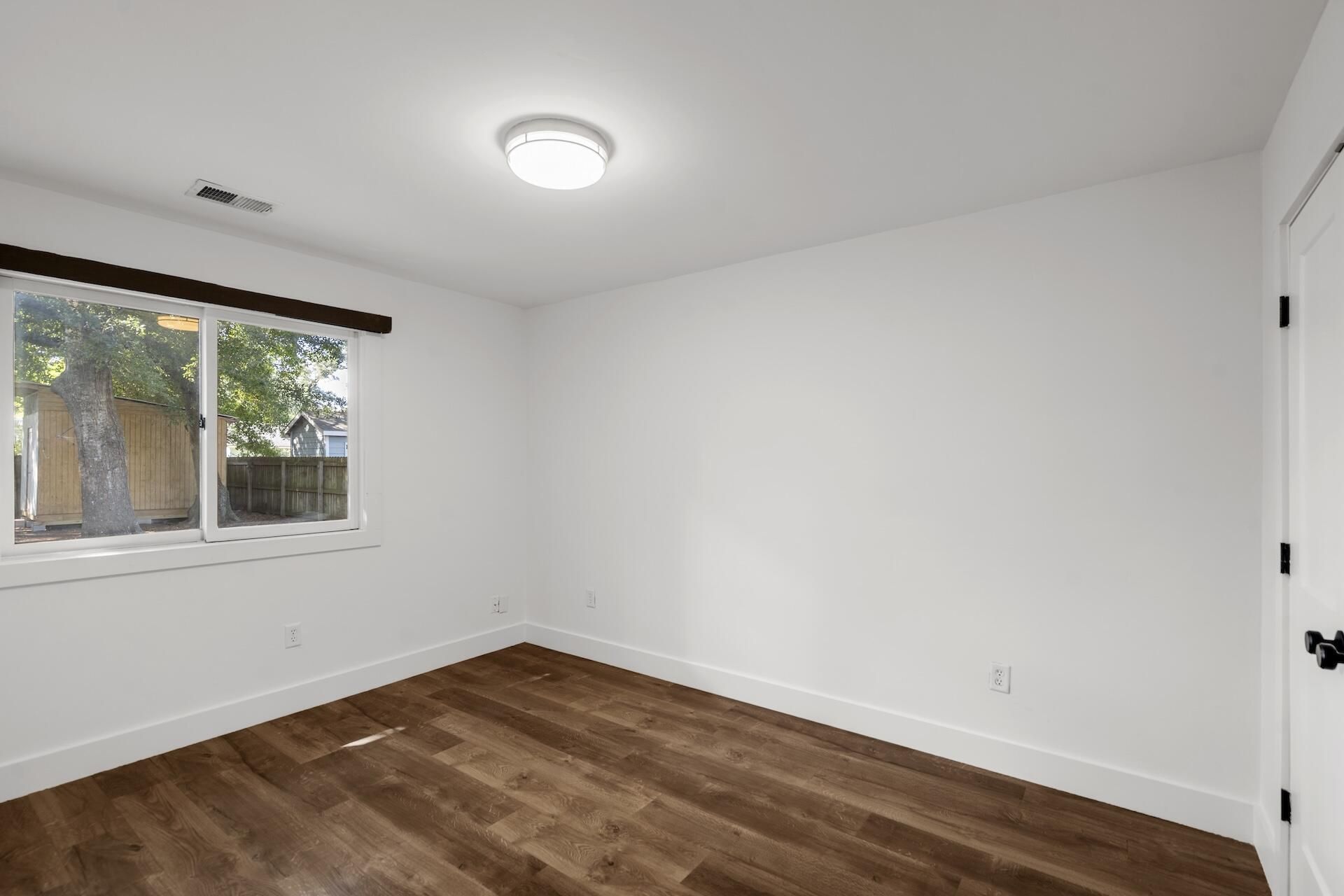 1317 Fort Johnson Road Photo 16