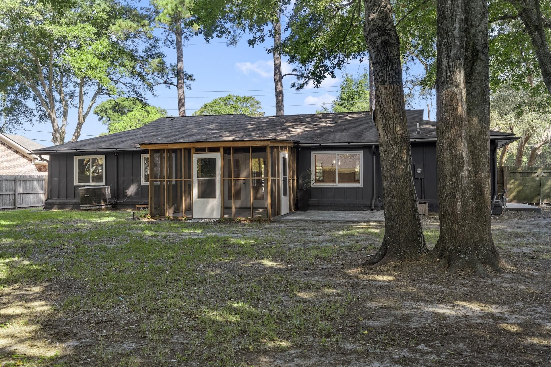 1317 Fort Johnson Road Photo 28
