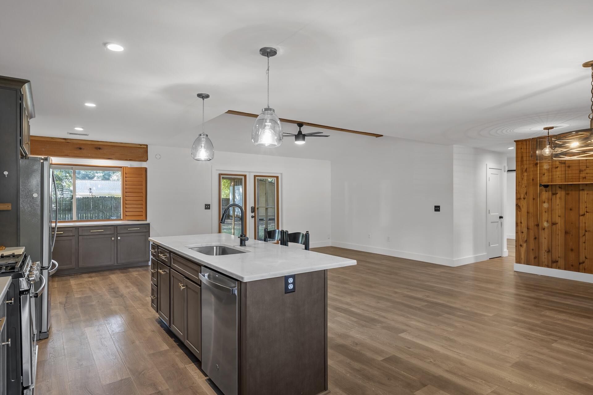 1317 Fort Johnson Road Photo 6