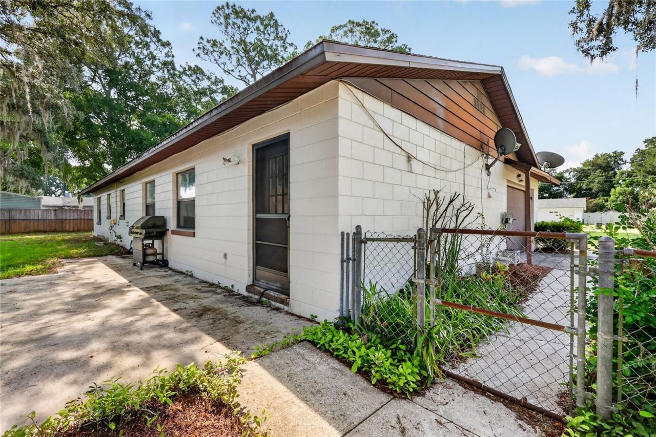 17911 Beach Street , Umatilla, FL 32784 Photo