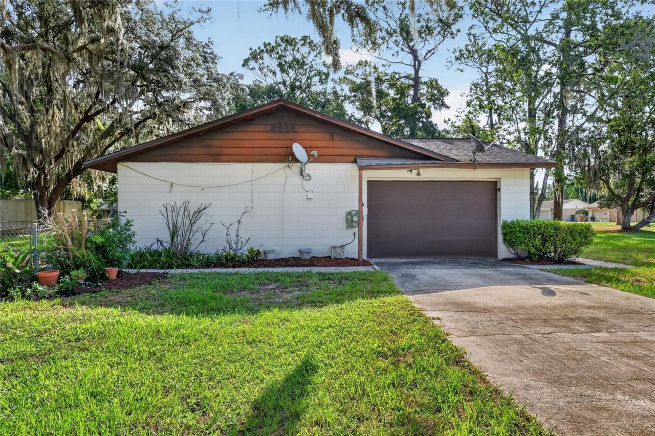 17911 Beach Street , Umatilla, FL 32784 Photo