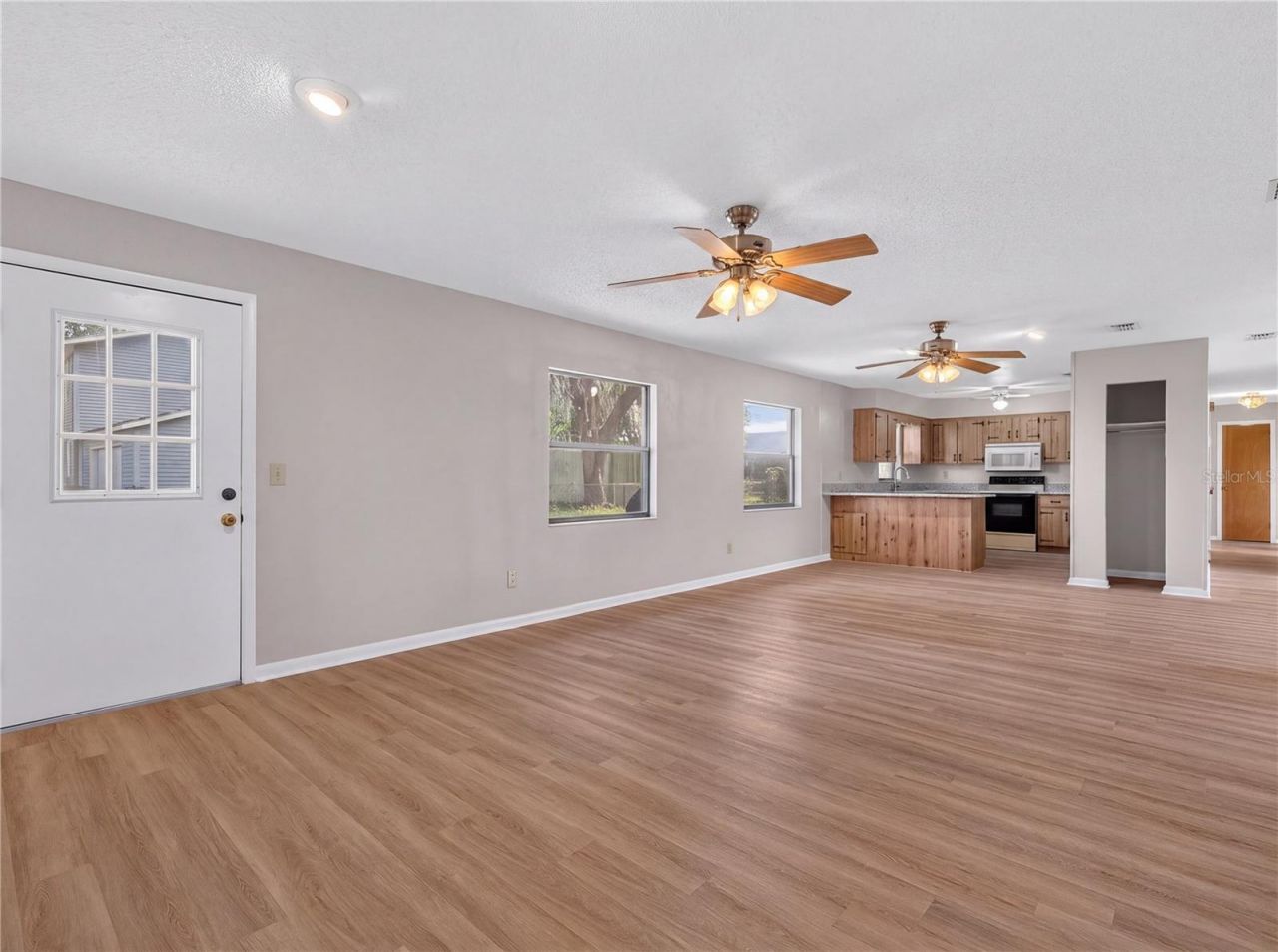 17911 Beach Street , Umatilla, FL 32784 Photo