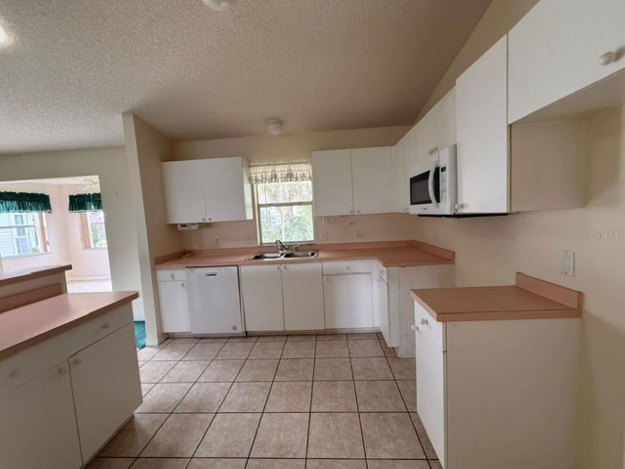 208 Aragon Lane , Lady Lake, FL 32159 Photo