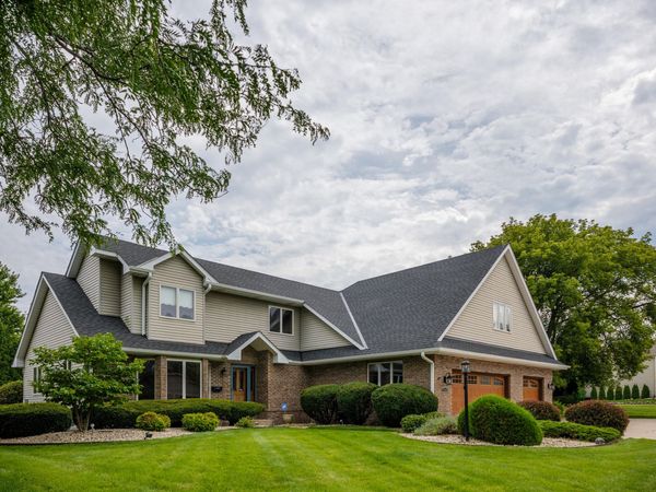 9009 33rd Ave, Kenosha, WI 53142