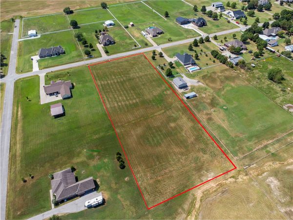 19355 Carriage Court , Mounds, OK 74047