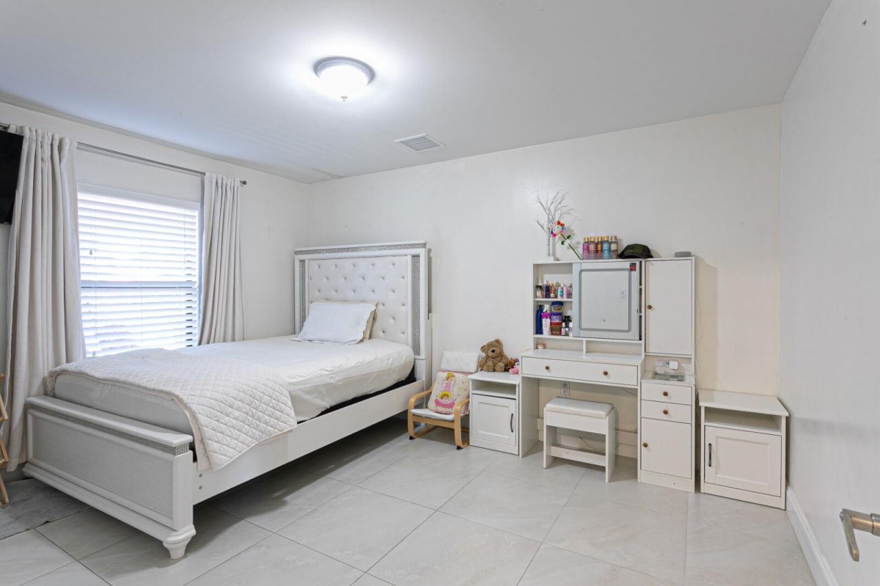 5803 Lime Road, West Palm Beach, FL 33413 Photo