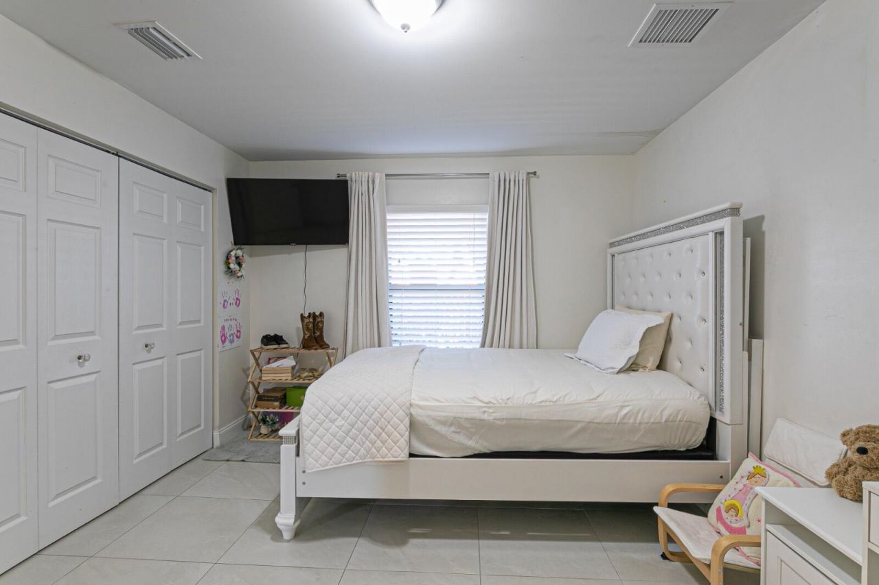 5803 Lime Road, West Palm Beach, FL 33413 Photo