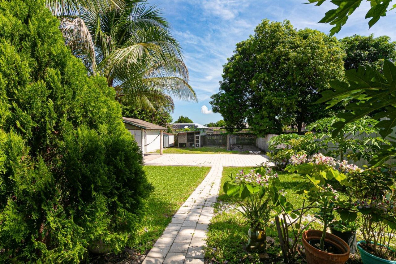 5803 Lime Road, West Palm Beach, FL 33413 Photo