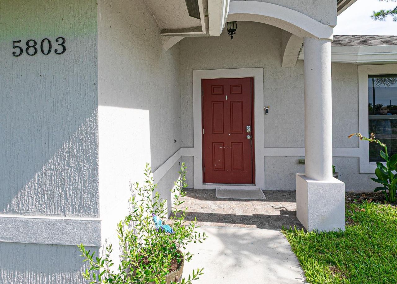 5803 Lime Road, West Palm Beach, FL 33413 Photo