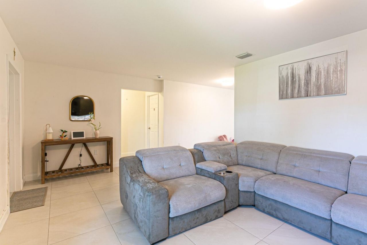 5803 Lime Road, West Palm Beach, FL 33413 Photo