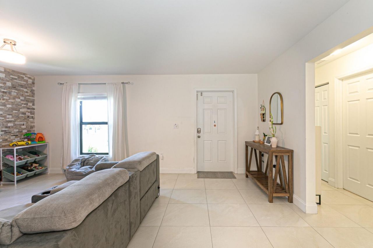 5803 Lime Road, West Palm Beach, FL 33413 Photo