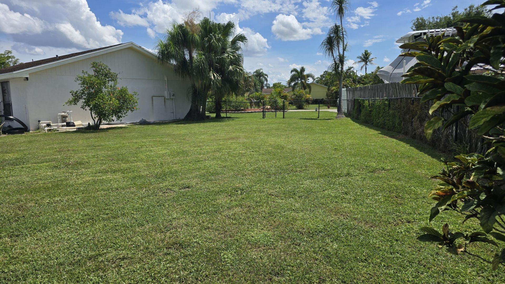 118 Cambridge Lane, Royal Palm Beach, FL 33411 Photo