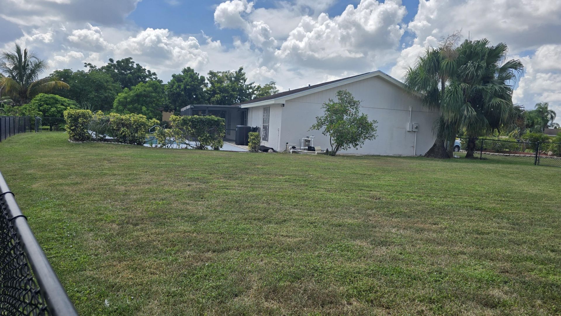 118 Cambridge Lane, Royal Palm Beach, FL 33411 Photo