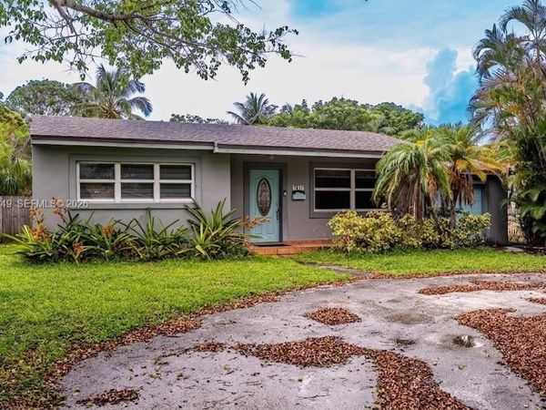 2842 Jackson St , Hollywood, FL 33020