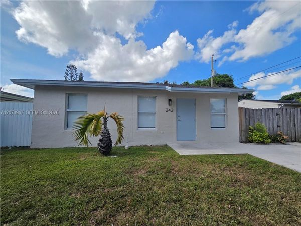 242 NW 51st Ave , Miami, FL 33126