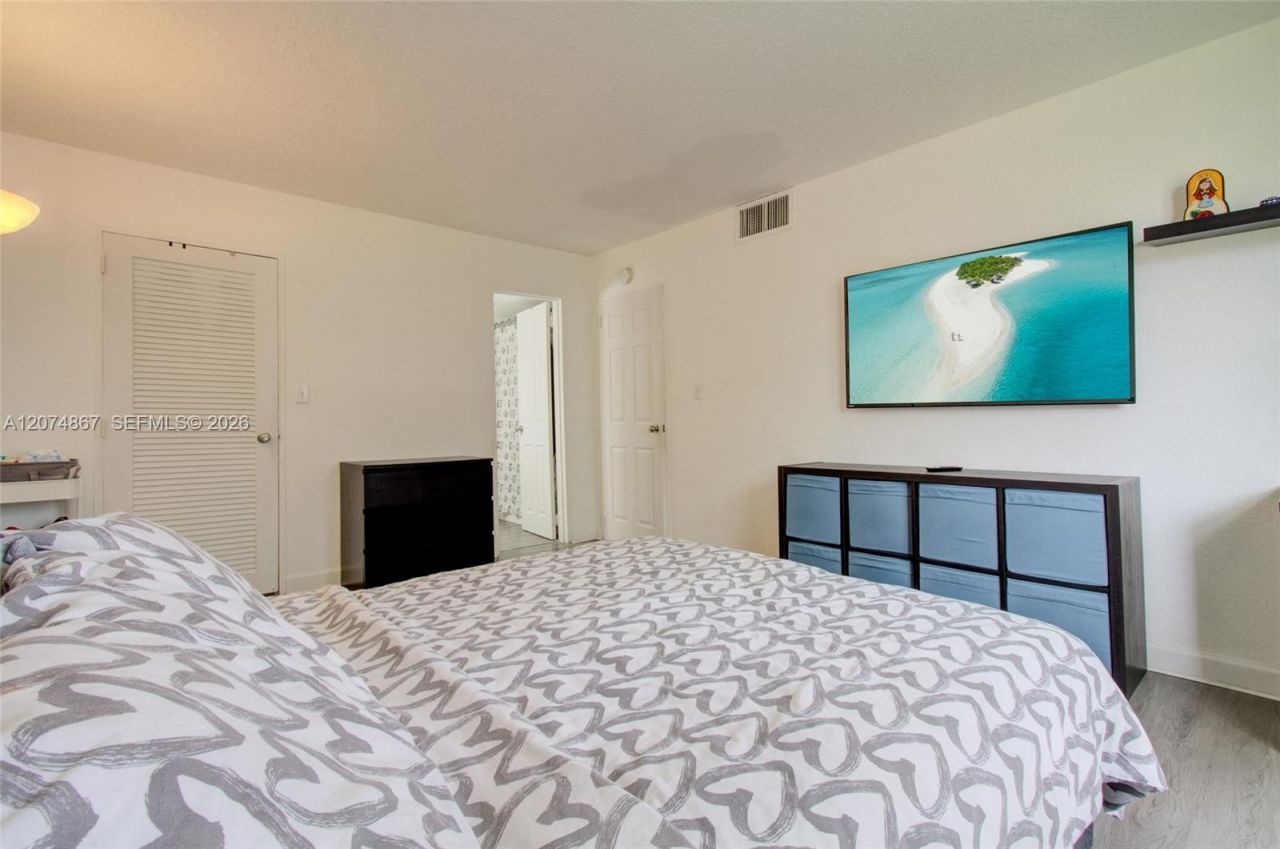 4610 NW 79th Ave , Unit 2D, Doral, FL 33166 Photo