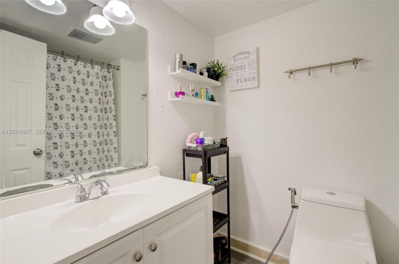 4610 NW 79th Ave , Unit 2D, Doral, FL 33166 Photo