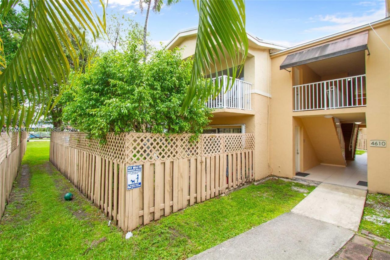 4610 NW 79th Ave , Unit 2D, Doral, FL 33166 Photo