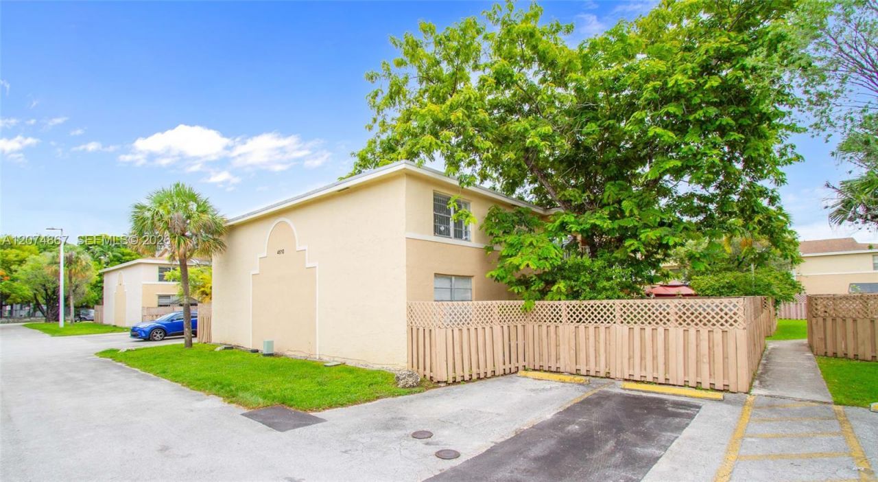 4610 NW 79th Ave , Unit 2D, Doral, FL 33166 Photo