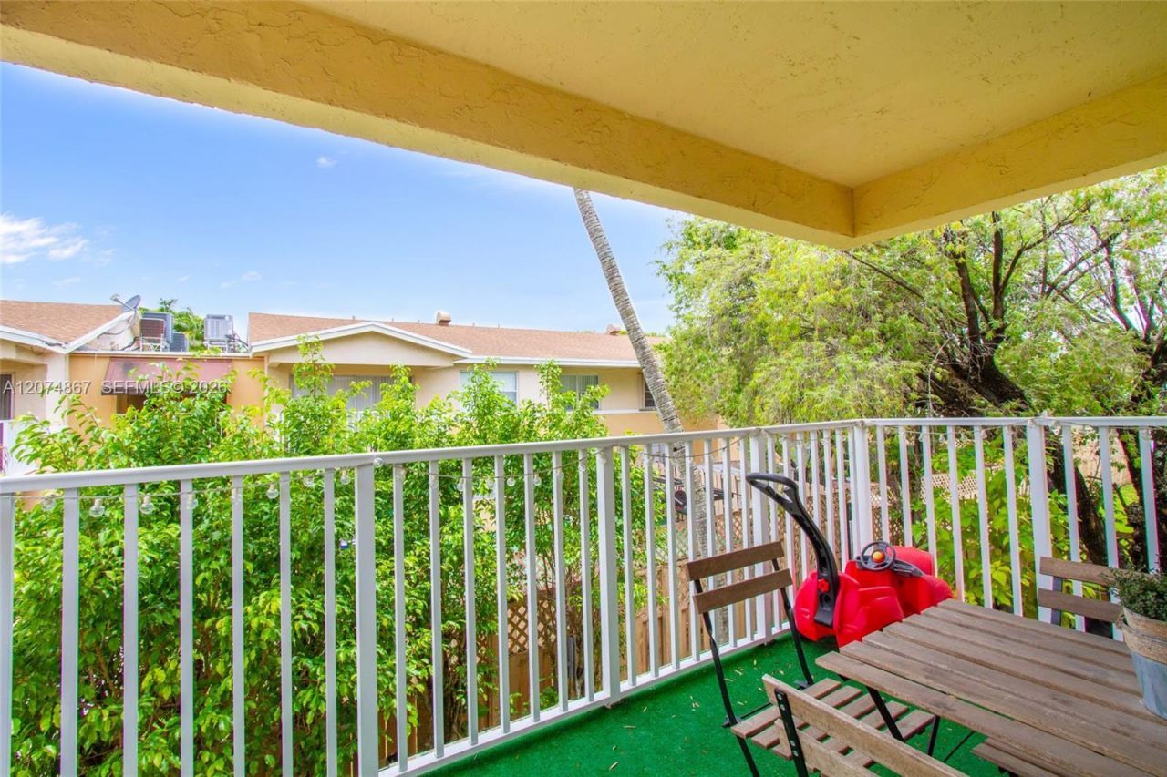 4610 NW 79th Ave , Unit 2D, Doral, FL 33166 Photo