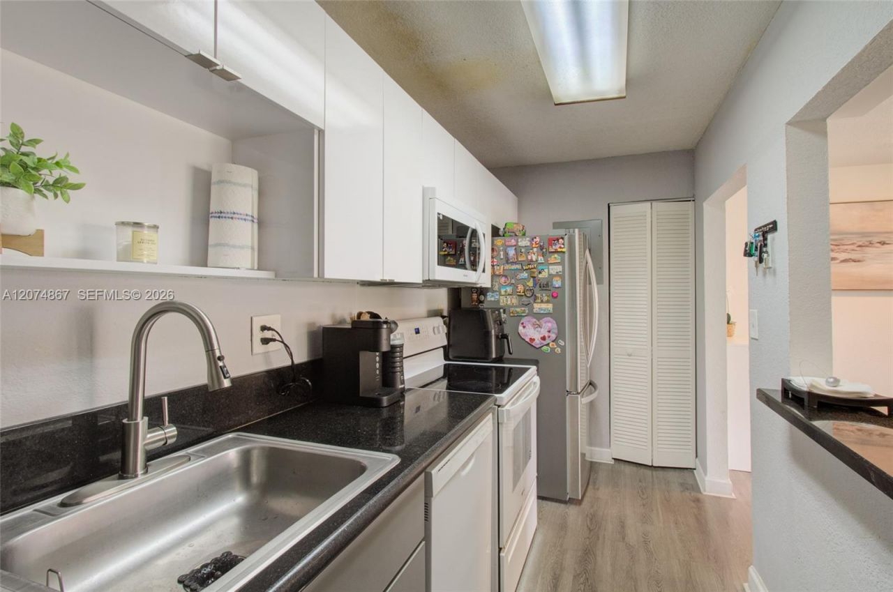 4610 NW 79th Ave , Unit 2D, Doral, FL 33166 Photo