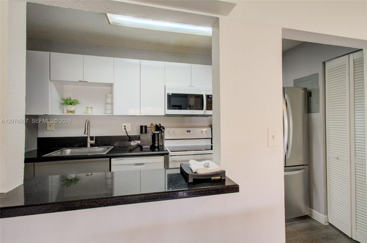 4610 NW 79th Ave , Unit 2D, Doral, FL 33166 Photo