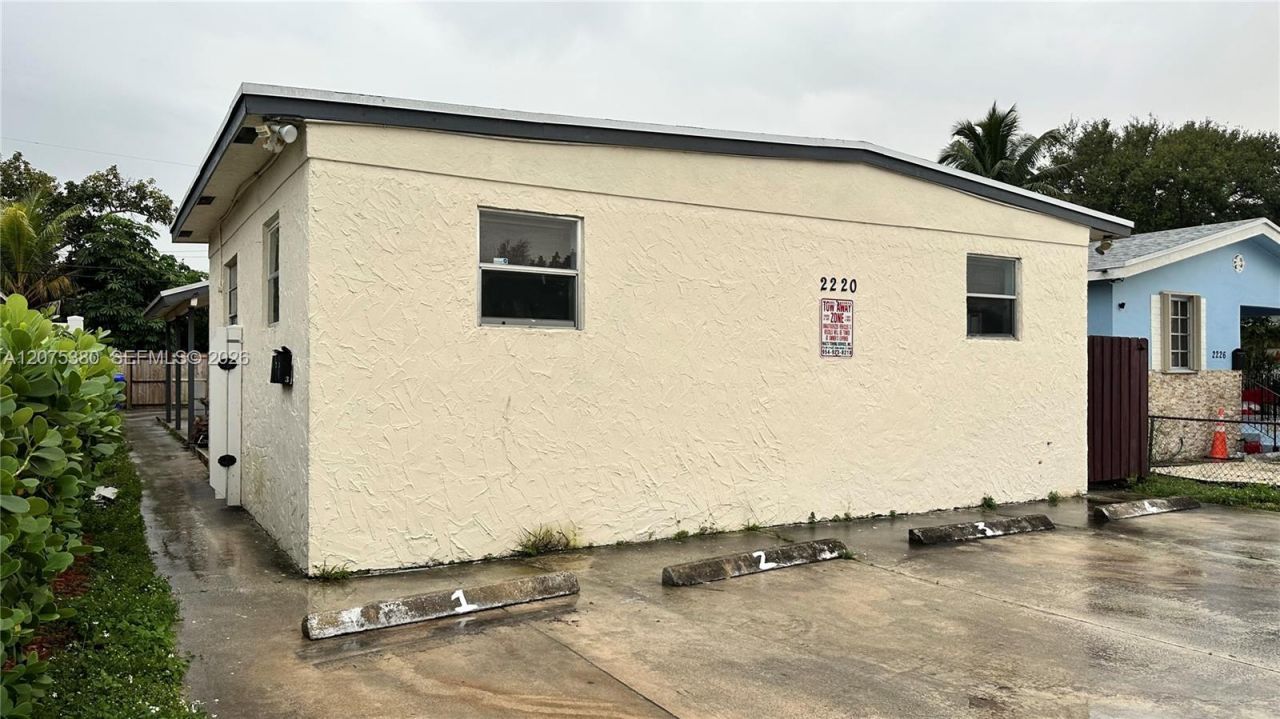 2220 Charleston St , Unit 1, Hollywood, FL 33020 Photo