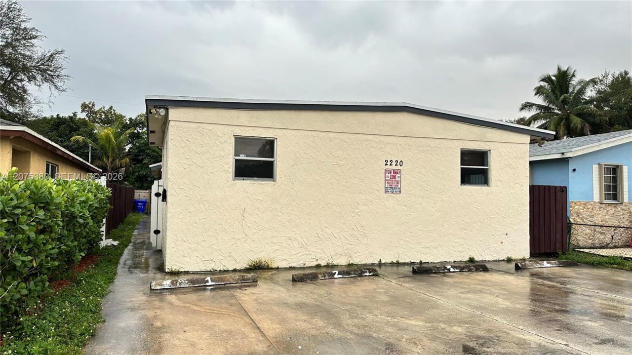 2220 Charleston St , Unit 1, Hollywood, FL 33020 Photo