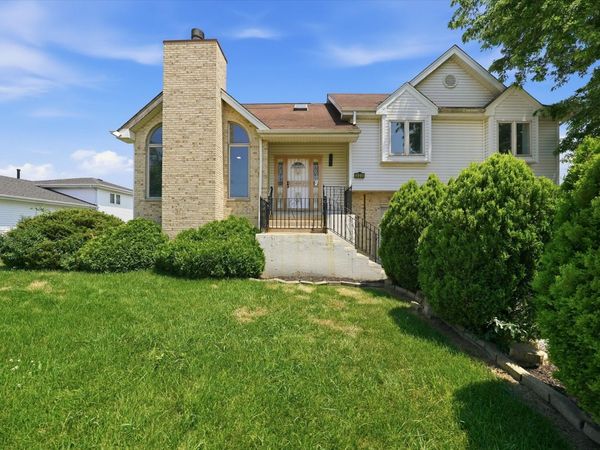 223 S Dante Avenue , Glenwood, IL 60425