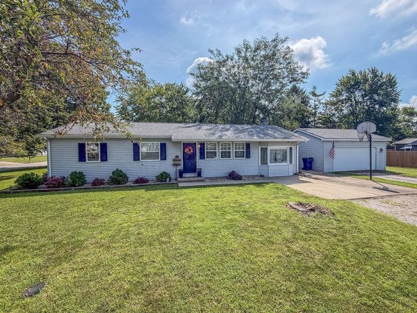 810 N 4th Street , St. Joseph, IL 61873