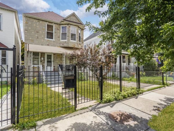 2747 N Saint Louis Avenue , Chicago, IL 60647