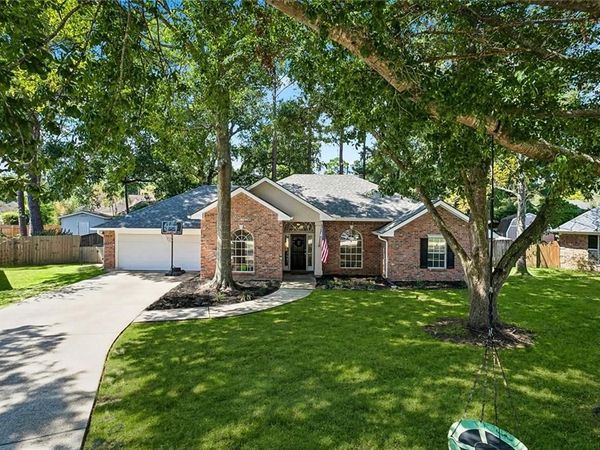 1101 FAIRFIELD Court , Mandeville, LA 70448