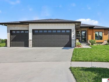 10949 Crescent Moon Place, Lincoln, NE 68527