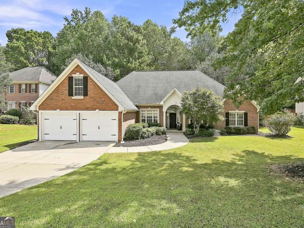 125 Brookridge Court, Fayetteville, GA 30215