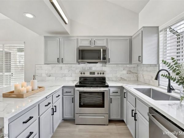 8913 Antioch Way , Las Vegas, NV 89117