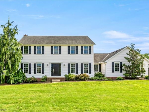 906 Southmoor Circle NE, Canton, OH 44721