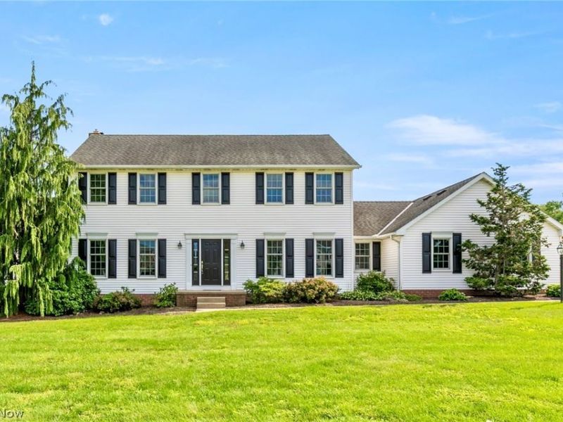 906 Southmoor Circle NE, Canton, OH 44721 Photo 1