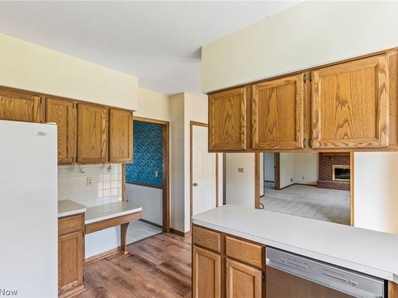 906 Southmoor Circle NE, Canton, OH 44721 Photo 13